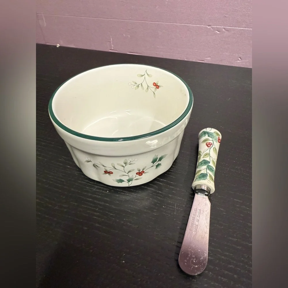 Pfaltzgraff Winterberry Holiday Dip Dish and Cheese Spreader Ceramic Dishware